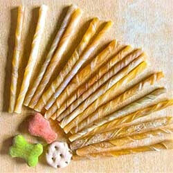 CAT FOOD & TREATS